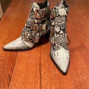 Jeffrey Campbell boot